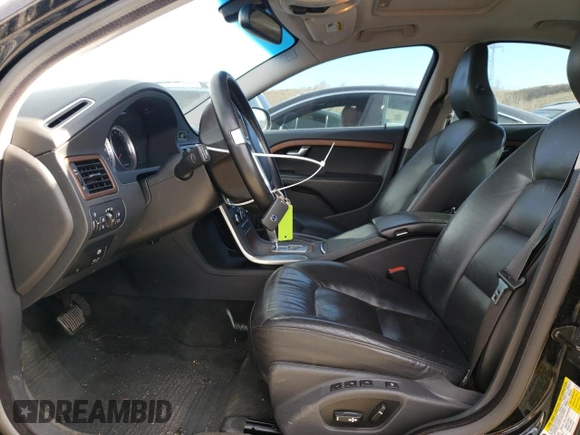 2011 Volvo S80 3.0L Turbo z VIN YV1902AH9B1147724, wystawiony jako Copart lot #42264955 z przebiegiem 190 361 mil mil oraz Szkoda całkowita • Salvage title. Historia ofert i sprzedaży dostępna na DreamBid. Obrazek 7.