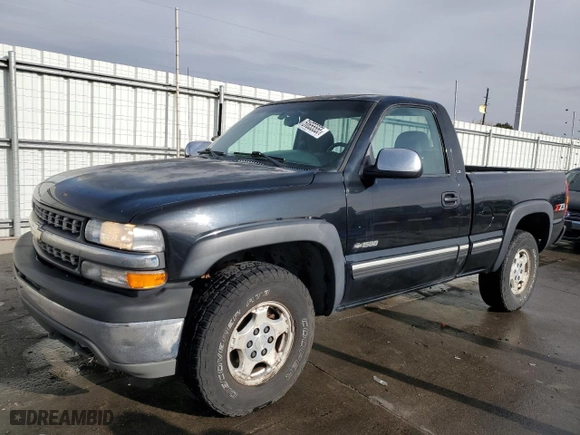 2001 Chevrolet Silverado 1500 LS with VIN 1GCEK14T31Z305015, listed as a Copart auction lot 51655555 with 280,104 mi miles and Salvage Title. Bid and sale history available at carsss.com. Image 1.