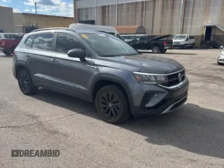2022 Volkswagen Taos S z VIN 3VVCX7B29NM017370, wystawiony jako Copart lot #56599925 z przebiegiem 94 176 mil mil oraz Tytuł czysty. Historia ofert i sprzedaży dostępna na DreamBid. Obrazek 1.
