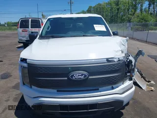 2024 Ford F-150 Lightning XLT с VIN 1FTVW3LK6RWG26665, выставлен на аукционе IAAI как лот 42337628 с пробегом 2 936 миль миль и . История ставок и продаж доступна на DreamBid. Изображение 12.
