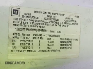 2000 Chevrolet Astro Cargo with VIN 1GCDM19W1YB217561, listed as a IAAI auction lot 41805659 with Not Provided miles. Bid and sale history available at carsss.com. Image 9.