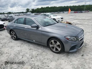 2017 Mercedes-Benz E 300 Luxury with VIN WDDZF4KB2HA187054, listed as a Copart auction lot 59384905 with 125,166 mi miles and Salvage title. Bid and sale history available at DreamBid. Image 4.