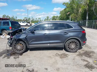 2015 Lincoln MKC z VIN 5LMCJ1A97FUJ22751, wystawiony jako IAAI lot #42266144 z przebiegiem 153 295 mil mil oraz . Historia ofert i sprzedaży dostępna na DreamBid. Obrazek 15.