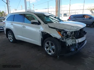 2015 Toyota Highlander Limited with VIN 5TDDKRFH4FS151796, listed as a IAAI auction lot 41275387 with 141,263 mi miles. Bid and sale history available at carsss.com. Image 1.