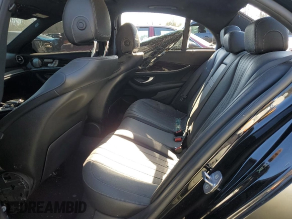 2018 Mercedes-Benz E 300 z VIN WDDZF4KB3JA304789, wystawiony jako Copart lot #46214295 z przebiegiem 100 543 mil mil oraz Szkoda całkowita • Salvage title. Historia ofert i sprzedaży dostępna na DreamBid. Obrazek 10.
