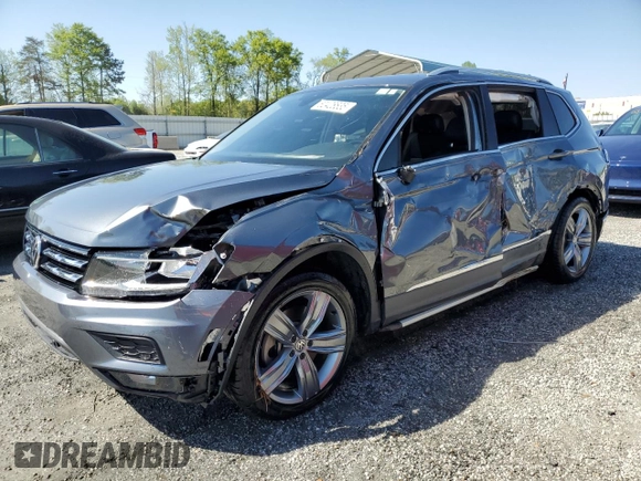 2020 Volkswagen Tiguan SE z VIN 3VV3B7AX8LM102502, wystawiony jako Copart lot #52428635 z przebiegiem 50 778 mil mil oraz Szkody całkowita. Historia ofert i sprzedaży dostępna na DreamBid. Obrazek 1.