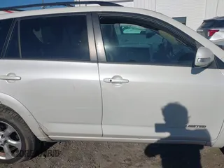 2010 Toyota RAV4 Limited with VIN 2T3YK4DV9AW006239, listed as a IAAI auction lot 41336558 with 154,470 mi miles and . Bid and sale history available at DreamBid. Image 14.