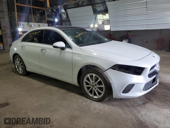 2019 Mercedes-Benz A 220 z VIN WDD3G4FBXKW028712, wystawiony jako Copart lot #59023105 z przebiegiem 95 881 mil mil oraz Szkoda całkowita • Salvage title. Historia ofert i sprzedaży dostępna na DreamBid. Obrazek 4.