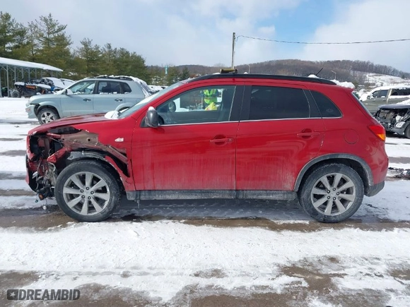 2013 Mitsubishi Outlander Sport LE with VIN 4A4AR5AU4DE025252, listed as a IAAI auction lot 41369262 with 93,020 mi miles. Bid and sale history available at carsss.com. Image 15.