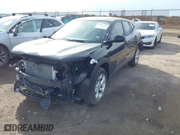 2025 Chevrolet Trax LS with VIN KL77LFEP7SC085237, listed as a IAAI auction lot 41687172 with 11,070 mi miles and . Bid and sale history available at DreamBid. Image 2.
