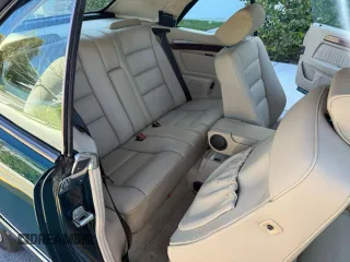 1994 Mercedes-Benz E Class with VIN WDBEA66EXRC118091, listed as a Copart auction lot 49828645 with 92,370 mi miles and Clean Title. Bid and sale history available at carsss.com. Image 6.