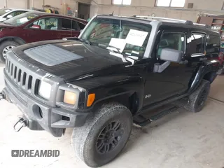 2006 Hummer H3 with VIN 5GTDN136268164216, listed as a IAAI auction lot 42131047 with 218,659 mi miles. Bid and sale history available at carsss.com. Image 2.