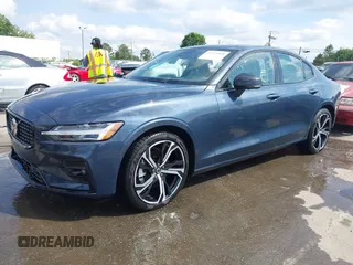 2024 Volvo S60 Plus Dark Theme с VIN 7JRL12FL9RG294057, выставлен на аукционе IAAI как лот 42231808 с пробегом 10 415 миль миль и . История ставок и продаж доступна на DreamBid. Изображение 2.