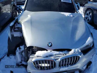 2016 BMW X1 xDrive28i z VIN WBXHT3C37G5F66869, wystawiony jako Copart lot #44990885 z przebiegiem Nie podano mil oraz Szkoda całkowita • Salvage title. Historia ofert i sprzedaży dostępna na DreamBid. Obrazek 11.