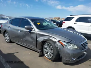 2013 Infiniti M with VIN JN1BY1AP3DM514462, listed as a IAAI auction lot 42141542 with 175,403 mi miles. Bid and sale history available at carsss.com. Image 6.
