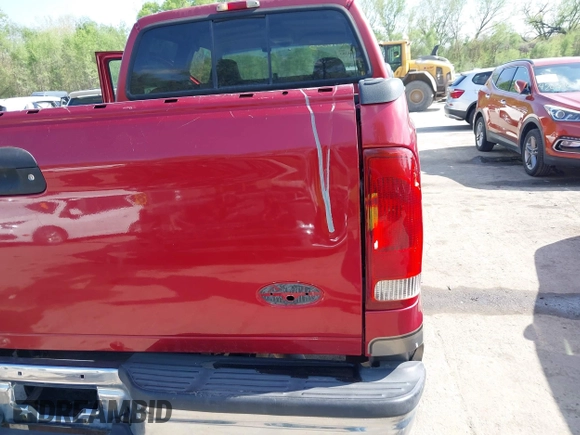 2002 Ford F-250 XL с VIN 1FTNW21F92EC27048, выставлен на аукционе IAAI как лот 42016383 с пробегом 179 671 миль миль и . История ставок и продаж доступна на DreamBid. Изображение 20.