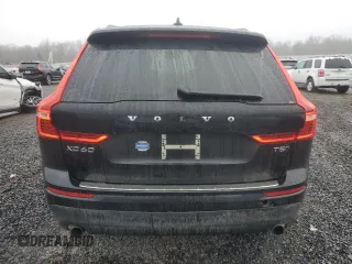 2018 Volvo XC60 Momentum with VIN LYV102RK1JB087884, listed as a Copart auction lot 49696925 with 34,601 mi miles and Salvage Title. Bid and sale history available at carsss.com. Image 6.