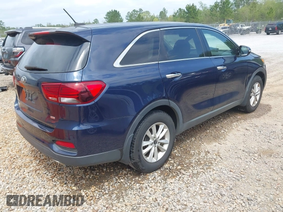 2019 Kia Sorento LX with VIN 5XYPG4A32KG505075, listed as a IAAI auction lot 41918622 with 103,650 mi miles. Bid and sale history available at carsss.com. Image 4.