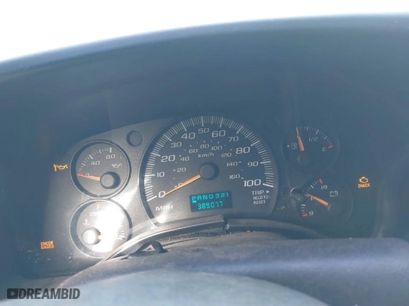 2006 Chevrolet Express Cargo Van with VIN 1GCGG25V061220252, listed as a IAAI auction lot 41297875 with 389,077 mi miles. Bid and sale history available at carsss.com. Image 7.