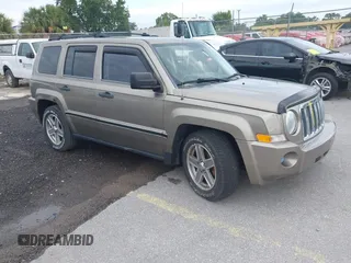 2008 Jeep Patriot Sport z VIN 1J8FT28W18D636073, wystawiony jako IAAI lot #42622187 z przebiegiem 103 122 mil mil oraz . Historia ofert i sprzedaży dostępna na DreamBid. Obrazek 1.