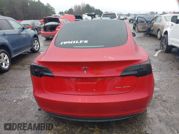 2018 Tesla Model 3 Long Range Battery z VIN 5YJ3E1EB7JF135199, wystawiony jako IAAI lot #41580853 z przebiegiem 131 774 mil mil oraz . Historia ofert i sprzedaży dostępna na DreamBid. Obrazek 16.