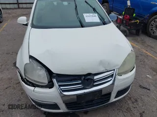 2008 Volkswagen Jetta Sedan SE with VIN 3VWRM71K78M104317, listed as a IAAI auction lot 41653840 with 178,616 mi miles. Bid and sale history available at carsss.com. Image 6.