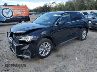 2024 Audi Q3 S line Premium Plus z VIN WA1EECF33R1195037, wystawiony jako Copart lot #46776085 z przebiegiem 1196 mil mil oraz Szkody całkowita. Historia ofert i sprzedaży dostępna na DreamBid. Obrazek 1.