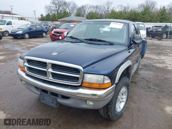 2001 Dodge Dakota Sport with VIN 1B7GG22N81S220121, listed as a IAAI auction lot 41907923 with Not Provided miles and . Bid and sale history available at carsss.com. Image 17.