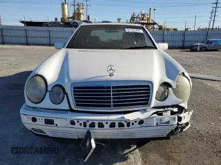 1998 Mercedes-Benz E-Class with VIN WDBJF25F3WA566702, listed as a Copart auction lot 81723704 with Not Provided miles and Salvage Title. Bid and sale history available at carsss.com. Image 5.