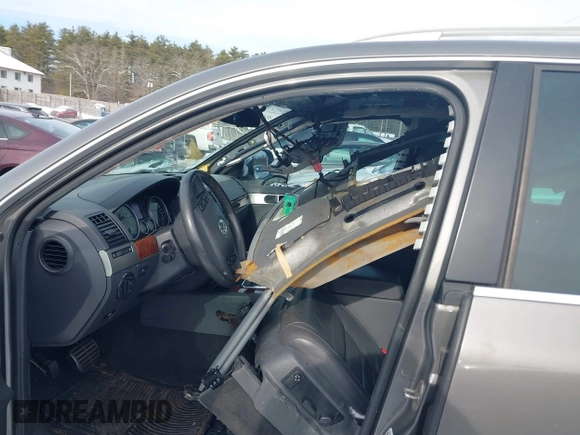2010 Volkswagen Touareg VR6 with VIN WVGBF7A96AD004069, listed as a IAAI auction lot 41530691 with Not Provided miles and . Bid and sale history available at DreamBid. Image 6.