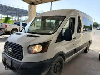 2019 Ford Transit Passenger XL z VIN 1FBAX2CM8KKA85224, wystawiony jako IAAI lot #42845272 z przebiegiem 142 658 mil mil oraz . Historia ofert i sprzedaży dostępna na DreamBid. Obrazek 24.