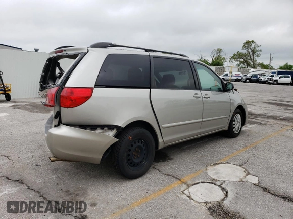 2008 Toyota Sienna CE z VIN 5TDZK23C98S142438, wystawiony jako Copart lot #54898675 z przebiegiem 211 400 mil mil oraz Szkoda całkowita • Salvage title. Historia ofert i sprzedaży dostępna na DreamBid. Obrazek 3.