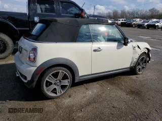 2011 MINI Convertible S z VIN WMWZP3C59BT249049, wystawiony jako Copart lot #43482275 z przebiegiem 148 283 mil mil oraz Szkoda całkowita • Salvage title. Historia ofert i sprzedaży dostępna na DreamBid. Obrazek 3.