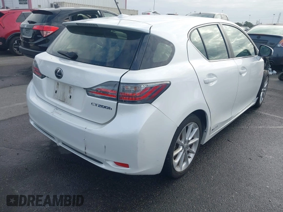 2013 Lexus CT 200h z VIN JTHKD5BH2D2147927, wystawiony jako IAAI lot #42053756 z przebiegiem 160 896 mil mil oraz . Historia ofert i sprzedaży dostępna na DreamBid. Obrazek 4.