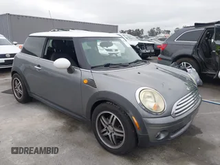 2010 MINI Hardtop с VIN WMWMF3C57ATZ25476, выставлен на аукционе IAAI как лот 42745866 с пробегом 100 461 миль миль и . История ставок и продаж доступна на DreamBid. Изображение 1.