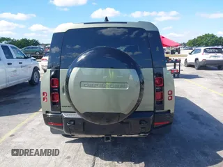 2024 Land Rover Defender X-Dynamic SE с VIN SALE2FEU8R2320398, выставлен на аукционе IAAI как лот 41513491 с пробегом 9 082 миль миль и . История ставок и продаж доступна на DreamBid. Изображение 16.