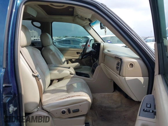 2005 Chevrolet Suburban Z71 with VIN 3GNFK16Z05G242037, listed as a IAAI auction lot 40719140 with 164,409 mi miles. Bid and sale history available at carsss.com. Image 5.
