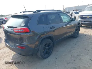 2017 Jeep Cherokee Altitude z VIN 1C4PJLAB9HW623297, wystawiony jako IAAI lot #42313357 z przebiegiem 220 795 mil mil oraz . Historia ofert i sprzedaży dostępna na DreamBid. Obrazek 4.