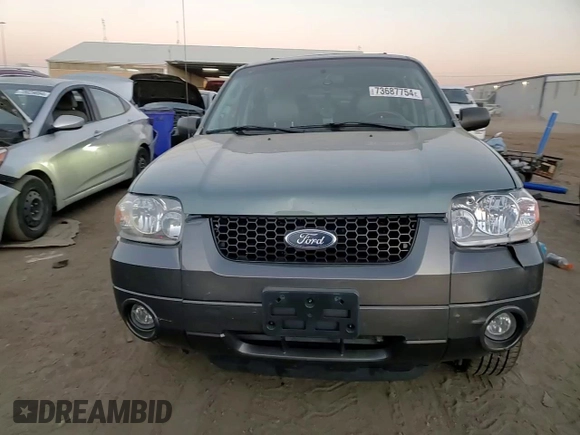 2005 Ford Escape XLT with VIN 1FMCU93105KD29752, listed as a Copart auction lot 73687754 with 199,362 mi miles and Salvage Title. Bid and sale history available at carsss.com. Image 12.