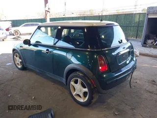 2002 MINI Hardtop with VIN WMWRC33472TC34913, listed as a IAAI auction lot 41599382 with 150,177 mi miles and . Bid and sale history available at DreamBid. Image 3.