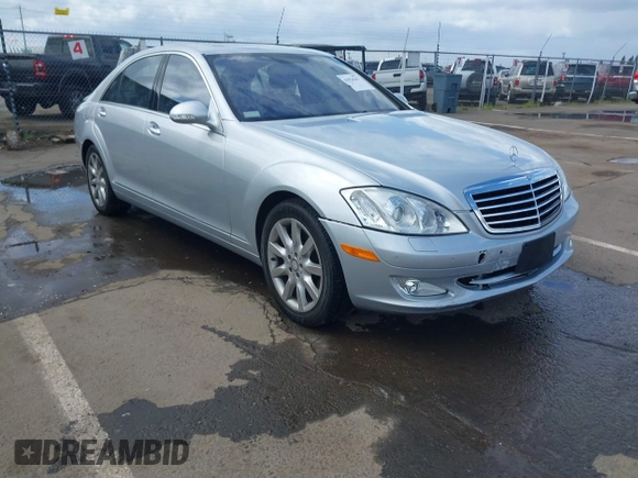 2008 Mercedes-Benz S 550 with VIN WDDNG71X18A153424, listed as a IAAI auction lot 41926237 with 88,869 mi miles and . Bid and sale history available at DreamBid. Image 1.