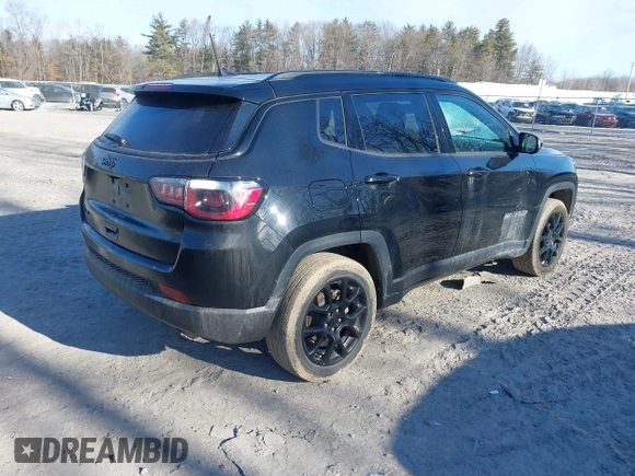 2022 Jeep Compass Latitude with VIN 3C4NJDBB7NT195727, listed as a IAAI auction lot 41693643 with 33,413 mi miles and . Bid and sale history available at DreamBid. Image 4.