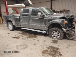 2015 Ford Super Duty F-250 SRW Lariat with VIN 1FT7W2B67FEA92133, listed as a IAAI auction lot 41399580 with 123,051 mi miles. Bid and sale history available at carsss.com. Image 13.