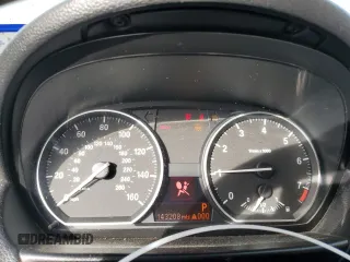 2009 BMW 1 Series 128i with VIN WBAUP93529VF48915, listed as a Copart auction lot 80310034 with 143,208 mi miles and Salvage title. Bid and sale history available at DreamBid. Image 9.