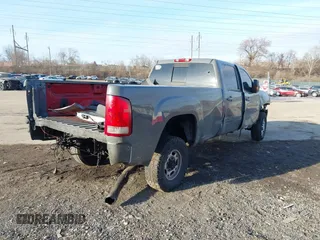 2008 GMC Sierra 3500HD SRW SLT z VIN 1GTHK33698F206358, wystawiony jako IAAI lot #41395304 z przebiegiem 280 645 mil mil oraz . Historia ofert i sprzedaży dostępna na DreamBid. Obrazek 17.