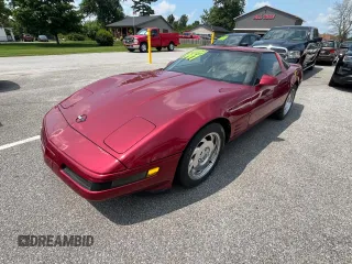 1993 Chevrolet Corvette z VIN 1G1YY23PXP5104890, wystawiony jako Copart lot #82262124 z przebiegiem 82 698 mil mil oraz Czysty tytuł • Clean title. Historia ofert i sprzedaży dostępna na DreamBid. Obrazek 2.