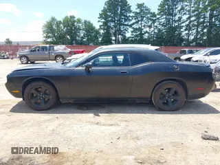 2009 Dodge Challenger R/T z VIN 2B3LJ54T39H598803, wystawiony jako IAAI lot #42535926 z przebiegiem 221 827 mil mil oraz . Historia ofert i sprzedaży dostępna na DreamBid. Obrazek 15.