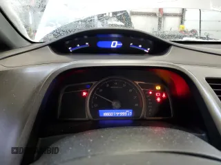 2010 Honda Civic z VIN 2HGFA1F23AH041808, wystawiony jako Copart lot #44968965 z przebiegiem 188 007 mil mil oraz Szkoda całkowita • Salvage title. Historia ofert i sprzedaży dostępna na DreamBid. Obrazek 9.
