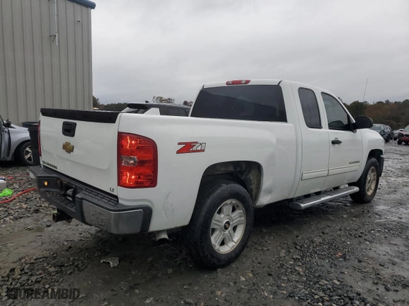 2013 Chevrolet Silverado 1500 LT with VIN 1GCRCSE05DZ232372, listed as a Copart auction lot 82697944 with 144,009 mi miles and Salvage Title. Bid and sale history available at carsss.com. Image 3.