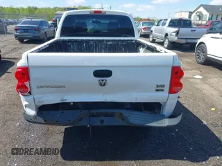 2008 Dodge Dakota с VIN 1D3HW38N38S581620, выставлен на аукционе IAAI как лот 41961741 с пробегом 133 760 миль миль и . История ставок и продаж доступна на DreamBid. Изображение 6.